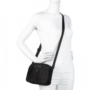sac bandoulière reporter Basic et Sport Lancaster 510-29 Noir porté