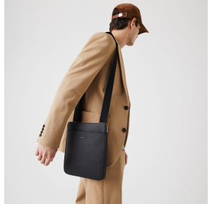 Sacoche homme cuir piqué Lacoste Chantaco NH2815CE 000 Noir portée