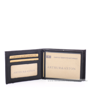 Portefeuille italien Arthur & Aston Diego 1438-499 A couleur noir ouvert sur fenêtre transparente