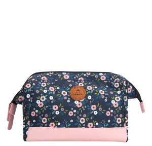 Trousse de toilette Cabaïa Travel Kit 	
TRA LANCASTER couleur navy vue de face