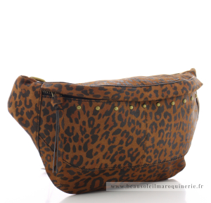 Sac banane Pieces en cuir façon léopard 17136453 BELE couleur marron vue de profil