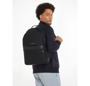 Sac à dos homme Tommy Hilfiger Elevated 1985 AM0AM10938 BDS Noir porté