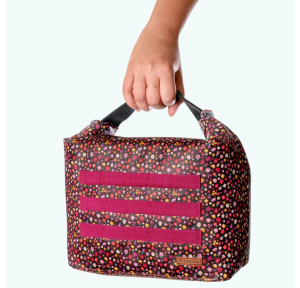 Sac isotherme Cabaïa LUNCH LAUSANNE couleur framboise porté