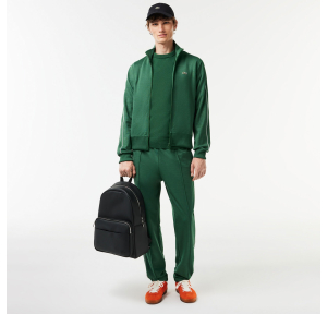 Sac à dos Lacoste Men's Classic effet grainé NH4430HC000 couleur noir, porté mannequin