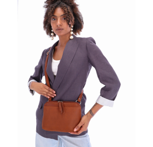 Sac bandoulière zippé Les Ateliers Fourès Europe Baroudeuse B729 Fauve porté