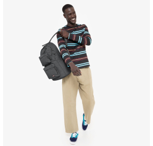 Sac à dos Padded double compartiment EK0A5B7Y-77H Black Denim (gris anthracite) porté sur l'épaule