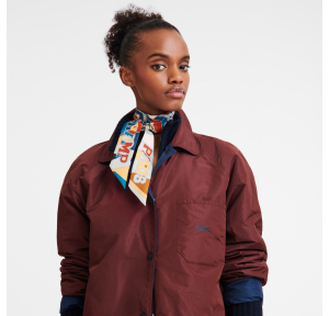 Bandeau Longchamp League 51036SOI 806 Encre, porté mannequin