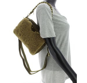 Sac bandoulière Mila Louise Mama TVX effet mouton 23673TVX 47 couleur kiwi, porté