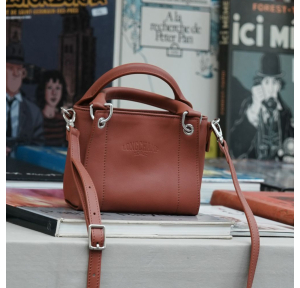 Mini sac à main XS Longchamp 3D Light 10254HFA404 Châtaigne (Marron) mis en scène