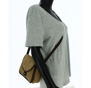 Sac porté bandoulière Pieces en cuir façon nubuck 17147932 COCO, couleur  beige, porté mannequin