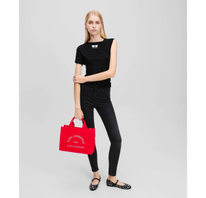 Sac porté main Karl Lagarfeld en toile tissée St-Guillaume A1W50010 034 couleur rouge, porté mannequin