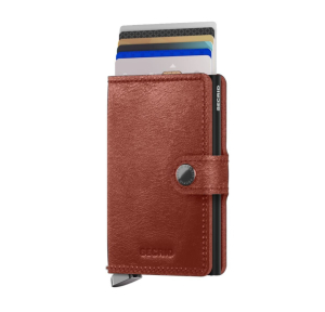 Mini porte feuille Secrid premium Basco MBC couleur marron, vue de face avec carte