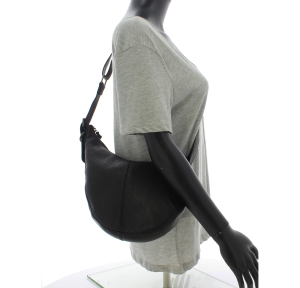 Sac bandoulière Pièces en cuir Stina 17156634BLA couleur Noir porté mannequin