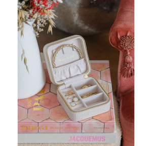 Boîte à bijoux Maison Scarlett de voyage Corinne CORIN2-L NBG couleur beige, ouvert