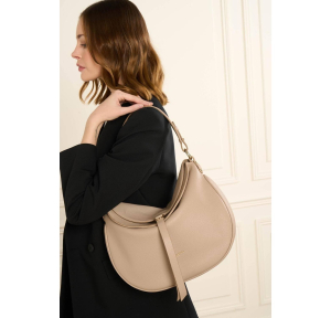 Sac besace Lancaster à rabat aimanté L Dune Gaia 529-101-BE/FO: beige foncé, porté mannequin