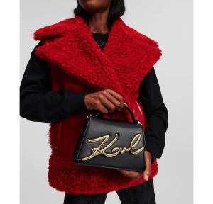 Petit porté travers Karl Lagerfeld Signature A1W30038 992, couleur noir/or, porté mannequin