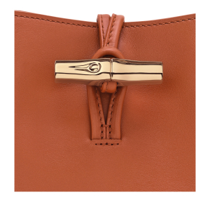 Sac porté épaule Longchamp effet lisse Le Roseau 10314HGC M11, couleur ecorce, vue de près