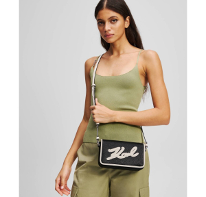 Sac porté travers Karl Lagerfeld effet grainé K/Skuare A3W30026 998 couleur Noir/Blanc, porté mannequin