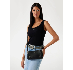 Petit sac bandoulière Guess effet grainé Rosalba HWZG965712 BLA couleur Noir, porté mannequin