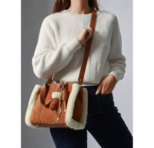 Sac cabas Etrier effet velours Alpin EALP140S 709111, couleur Camel, porté