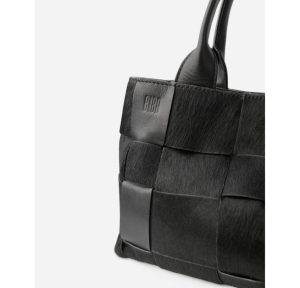 Sac porté main Biba en cuir tressé Wann WAN3L NEGRO  couleur noir, vue de  près