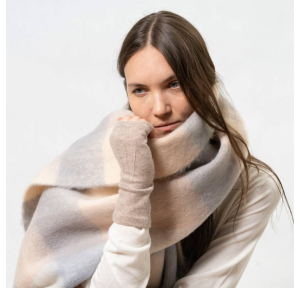 Mitaines femme Isotoner en laine 68654 AAE couleur Beige, porté mannequin