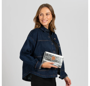 Portefeuille Large Cabaïa édition limitée de Noël Lucky Star Monte Carlo (argenté) porté