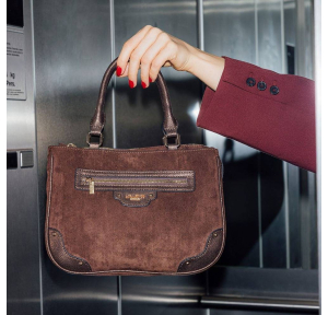 Sac shopper Lollipops bi-matière Roberto S300328-2 couleur Marron, porté mannequin