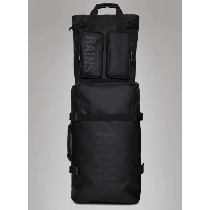 Sac à dos Rains fourre-tout Texel 14240 01, couleur Noir, vue de face avec valise Sac à dos Rains fourre-tout Texel 14240 01, couleur Noir, vue de face avec valise