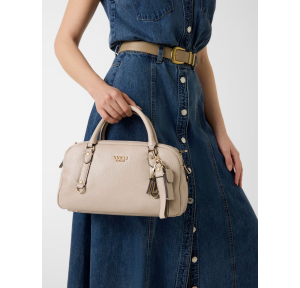 Sac à main Guess effet grainé Marsha Box HWBG9501060-LTA Light Taupe (Taupe clair) porté