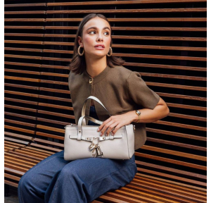 Sac baguette Lollipops effet grainé Sublima S310351 1 couleur Beige, porté mannequin