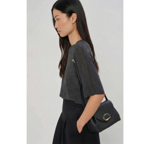 Petit sac trotteur S Lancaster Milano Pia à rabat 547-130-NOIR porté