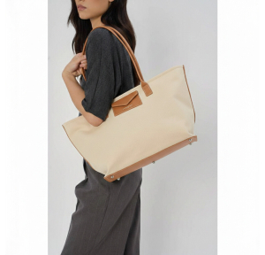 Sac cabas épaule Lancaster Canvas KBA en toile 518-050-BEIGECOGNA (Beige / Cognac) porté