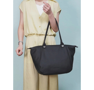 Grand sac cabas Arthur & Aston Louisa en cuir A224-06-NOIR porté