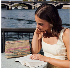 Sac bandoulière Lollipops effet tissé M Sanjay S310271-2, couleur Orange, porté mannequin