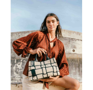 Sac à main Biba Wann WAN4L BLACK, couleur Noir, porté