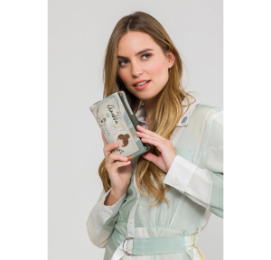 Portefeuille Anekke moyen Sophia RFID 42809-907 couleur Gris, porté