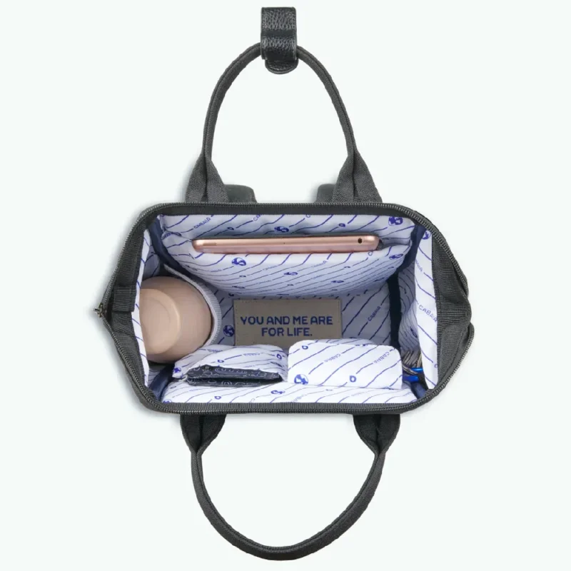 Sac à dos Cabaia adventurer XS ADV QUERET couleur Queretaro(Rose), ouvert Sac à dos Cabaia adventurer XS ADV QUERET couleur Queretaro(Rose), ouvert