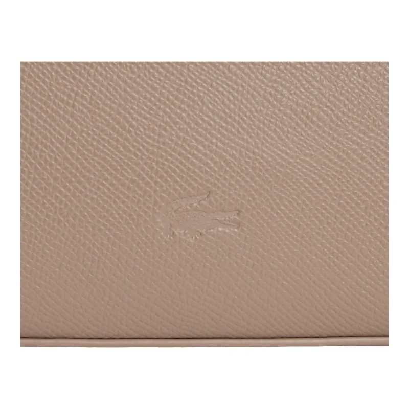 Petit sac à main Bugatti Lacoste Champs-Élysées NF5227PH N81 Beige Vue détail logo Petit sac à main Bugatti Lacoste Champs-Élysées NF5227PH N81 Beige Vue détail logo