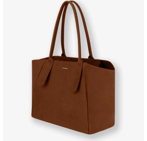 Sac porté épaule en cuir souple  ateliers foures Demeter A800fauv couleur fauve vue de profil .