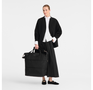 Sac de voyage extensible S Le Pliage One Noir Longchamp Vue mannequin
