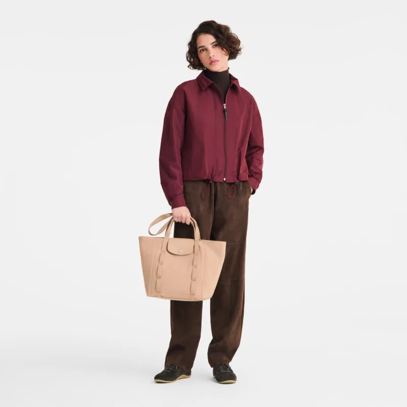 Sac cabas M Le Pliage Collection Beige Longchamp Vue mannequin Sac cabas M Le Pliage Collection Beige Longchamp Vue mannequin
