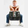 Cartable 3 compartiments Vintage Urban Sixties Driver Caméléon Vue mannequin face Cartable 3 compartiments Vintage Urban Sixties Driver Caméléon Vue mannequin face