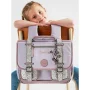 Cartable enfant 2 compartiments Vintage Fantasy Glossy Lila Caméléon Vue mannequin face Cartable enfant 2 compartiments Vintage Fantasy Glossy Lila Caméléon Vue mannequin face