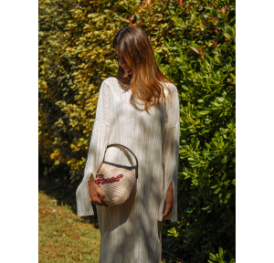 Sac hobo S Lancel Summer Mania raphia et cuir A140008ATU Naturel / Noir porté au bras