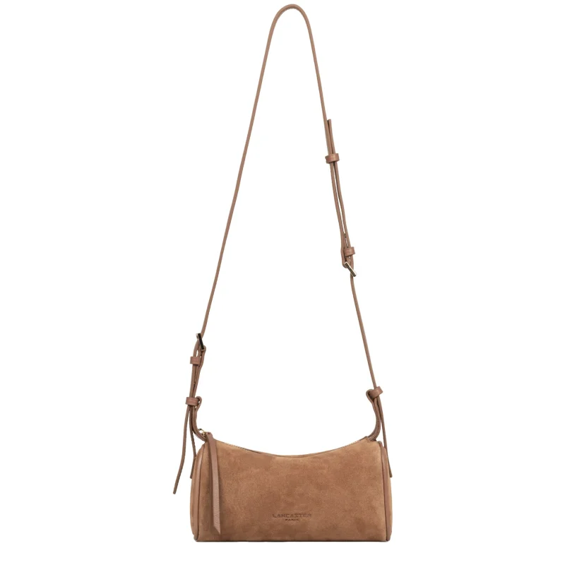Petit sac rectangle Suède Camel Lancaster Vue avec bandoulière Petit sac rectangle Suède Camel Lancaster Vue avec bandoulière