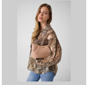 Sac à Épaule Amorette Beige Guess Vue mannequin