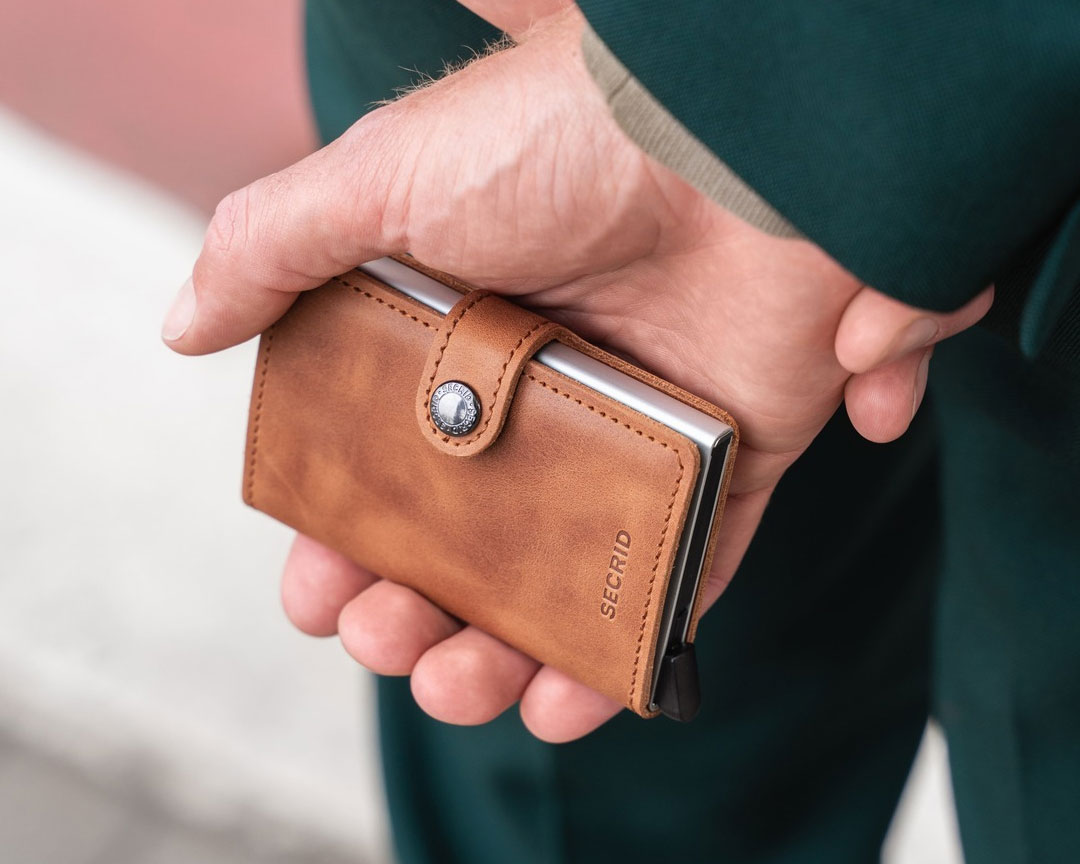 Découvrez la petite maroquinerie pour homme et femme Petite maroquinerie Beausoleil