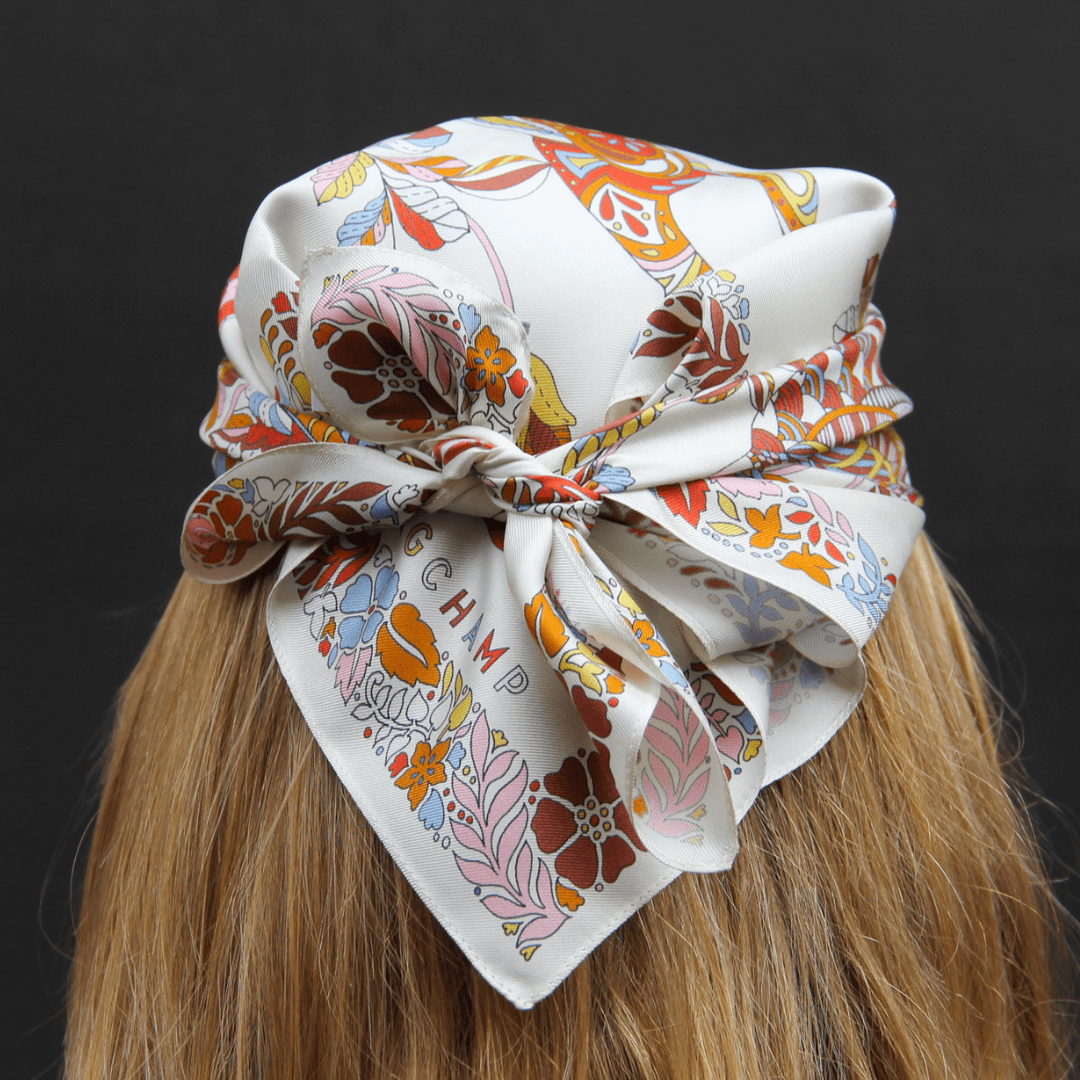 Portez votre foulard Longchamp dans les cheveux