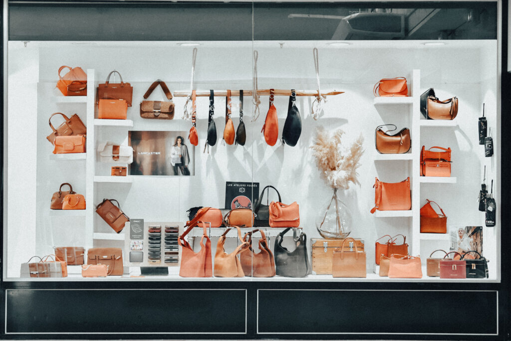 Boutique Beausoleil Maroquinerie - Vitrine Lancaster, Ateliers Fourès et Frandi